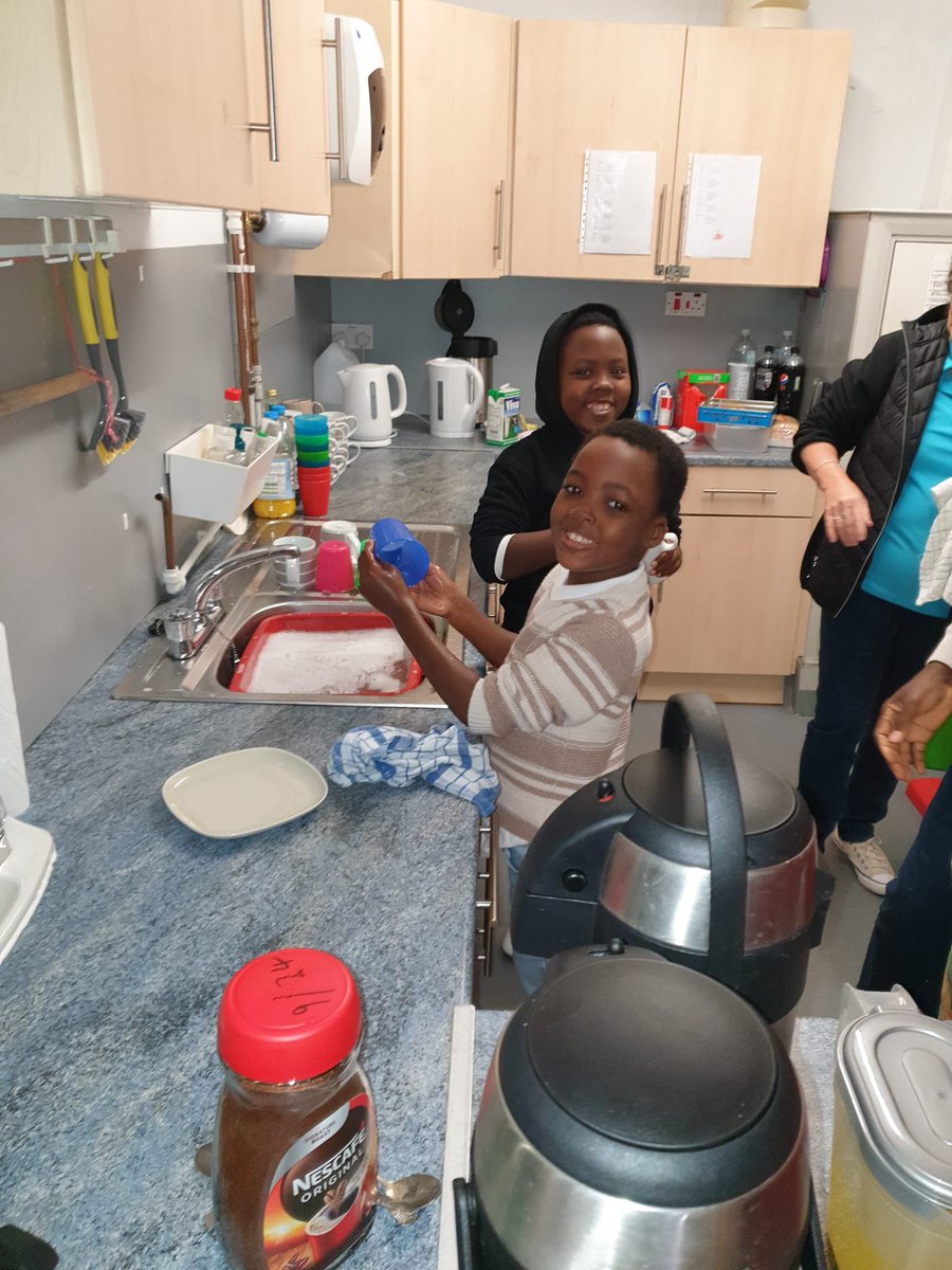 StSaviourCF24's tweet photo. After the ‘feast’ comes the washing up! #cometothefeast #banquetofHisKingdom
A real family affair… @StSaviourCF24
@SouthCardiffMA https://t.co/2ZuSL5tM0f