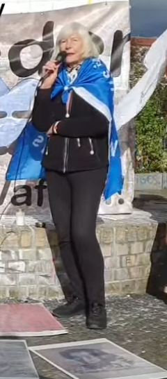 reclaimrosalux1's tweet photo. Jeder einzelne von Euch kann was für den Frieden tun. Bloß was? Schwurbeln?
Und Kartoffulla sollte erstmal Grundlagen chillen, Bellum Iustum, anstatt vom gerechten Frieden zu schwurbeln. 🤡😂
#PutinParade mit Kaptn #Braunbär #b1510 https://t.co/owvdeqv3Fb