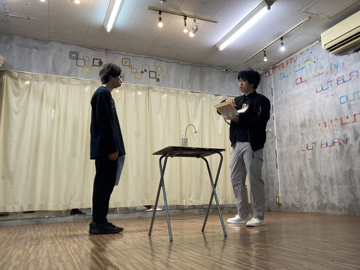 DramaRenga's tweet photo. ／

鋭意稽古中🌷➰

＼

~ひとはないちわの短編を百篇紡ぐ企画~

【#百花百話物語】

公演に向け絶賛稽古中です！

🌷こちらはとある一遍の稽古の様子。。。

出演：鶴田未来・高山夏輝 https://t.co/l6LyijZvVs