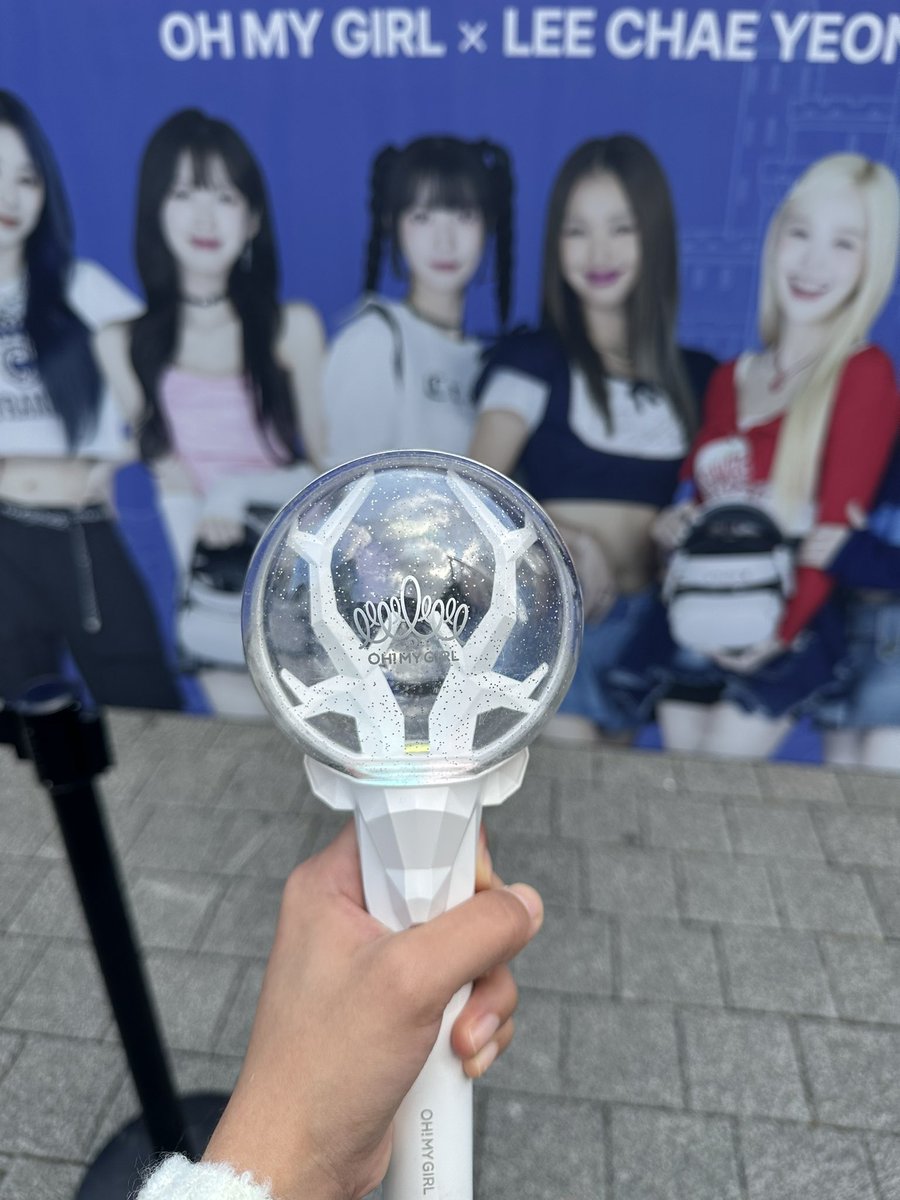 delight_for0mg's tweet image. 오마이걸시작, 오마이걸 크게 시작, 오마이걸 빵빠레 불며 시작, 오마이걸 불꽃놀이 시작!

덕분에 맛있는 밥도 같이 먹고 세상마상 예쁜 오마이걸도 봤어요! ㅎㅎ
캬..아니 VR과 오마이걸 조합이라니 우주최강 조합 누가 생각하신거죠?

#VENTAX #VR콘서트 #KPOPVR #걸스인원더랜드 #오마이걸 #이채연