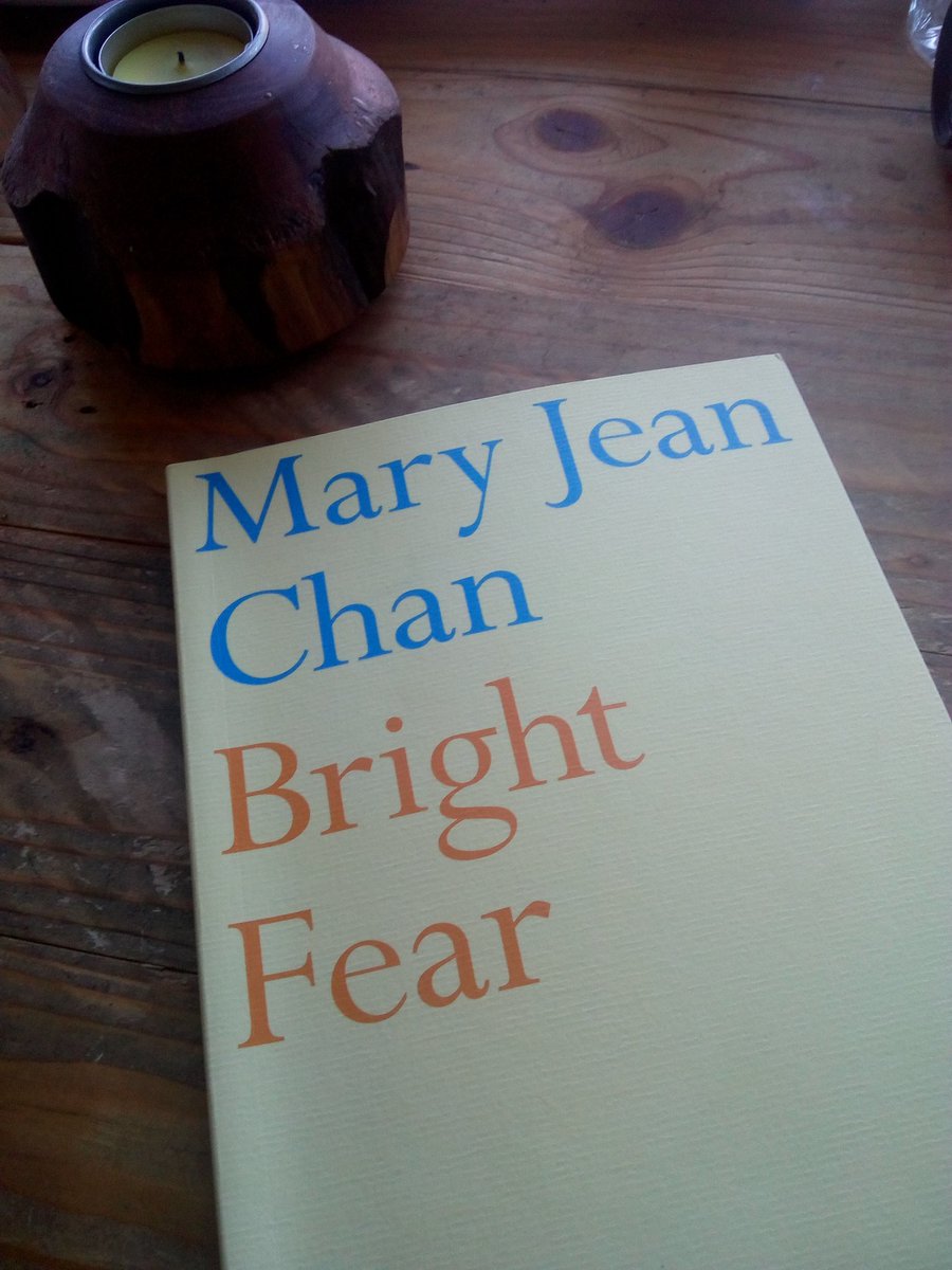DuncanGray_'s tweet photo. Popped into @realmagicbooks last weekend to browse the poetry. No idea what to get. Had this slim volume #BrightFear suggested. Opened randomly and read "On my weekly commute to Oxford.." Prompted recollections of moments & awareness many years past.
A good recommendation.π https://t.co/w1m6aEXPAp