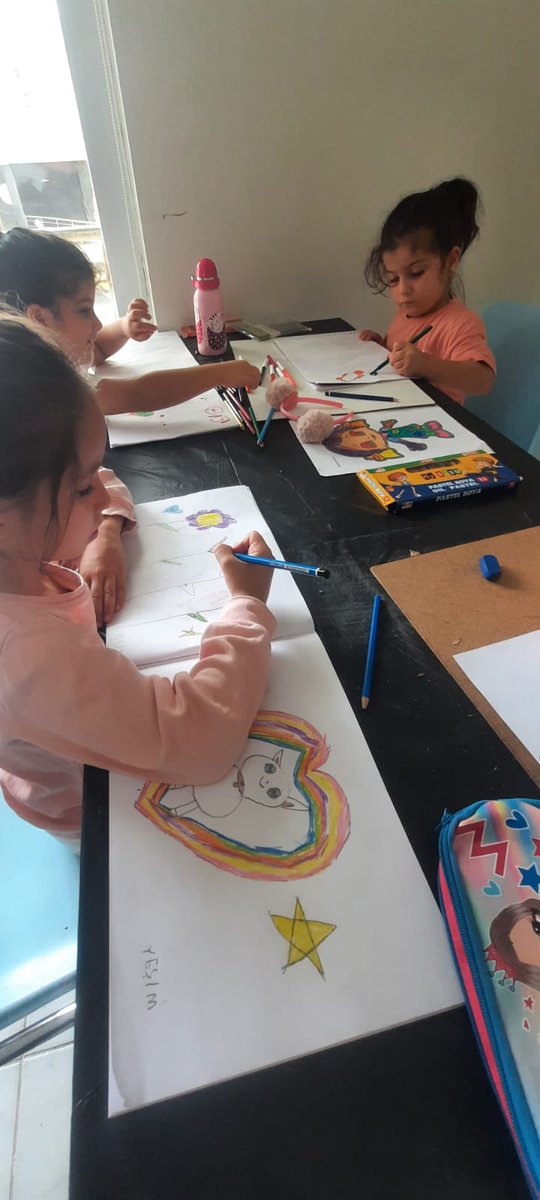 GSB_SilopiGM's tweet photo. Gençlik Merkezimizde haftasonu Resim kursumuz devam ediyor 🎨🖌️ https://t.co/J4UO0bik8c