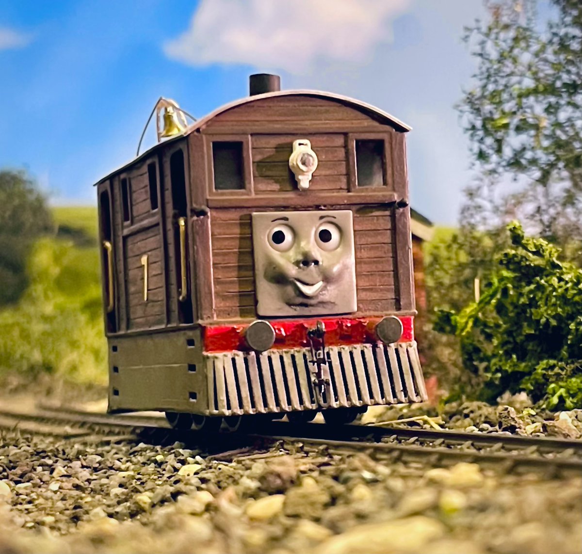 Here’s Toby! 

youtu.be/0SU3pN9mEY8