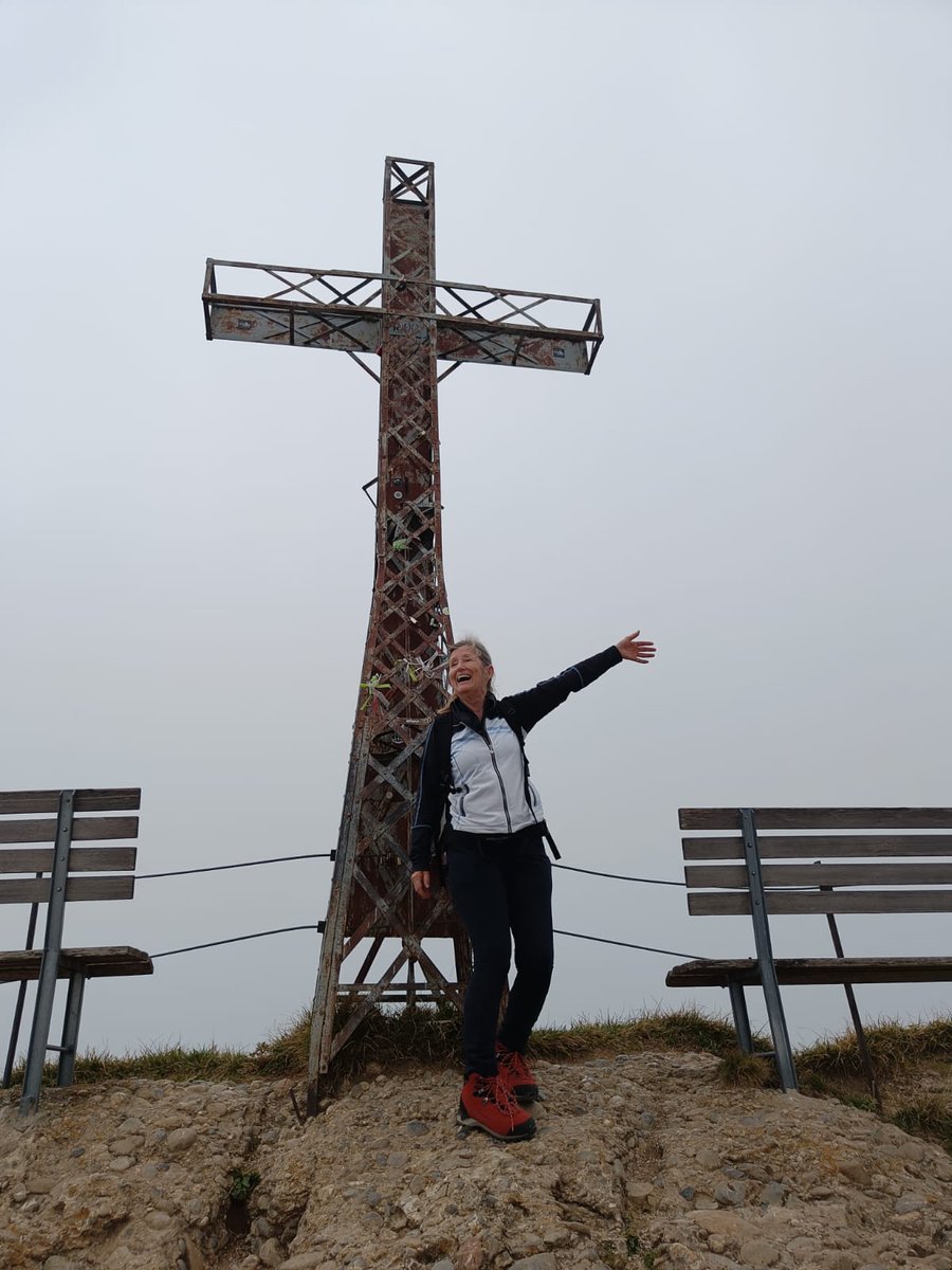 Es war mal wieder notwendig, ich musste den Gipfel erklimmen 😀
und der Stress war wie weggeblasen😊