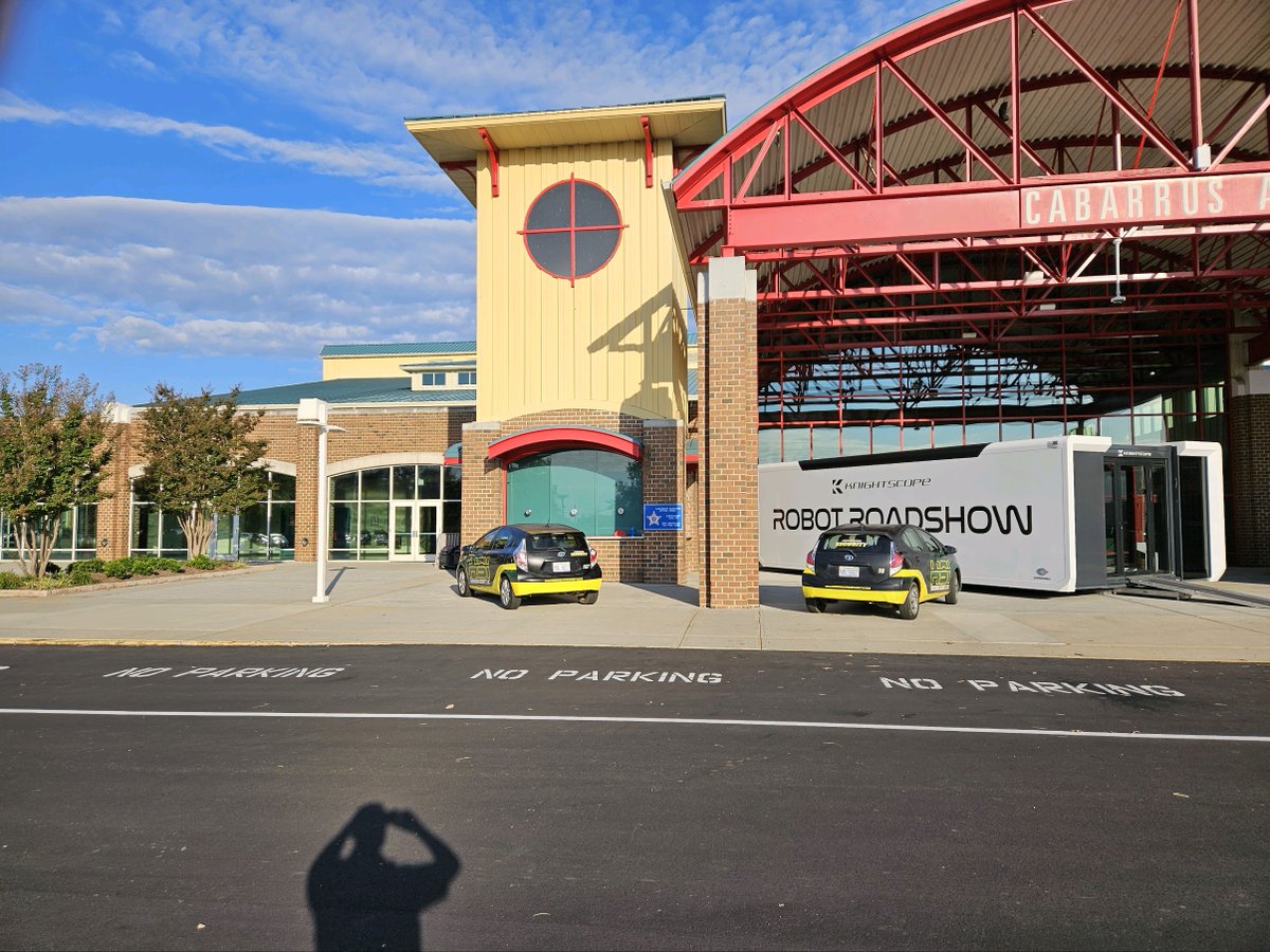 At the Cabarrus Arena in Concord, The SouthEast Security EXPO 2023 had their event and we are honored to be part of it.  I went into the Robot Roadshow and saw the new Robots they are using on site to try to prevent crime.
