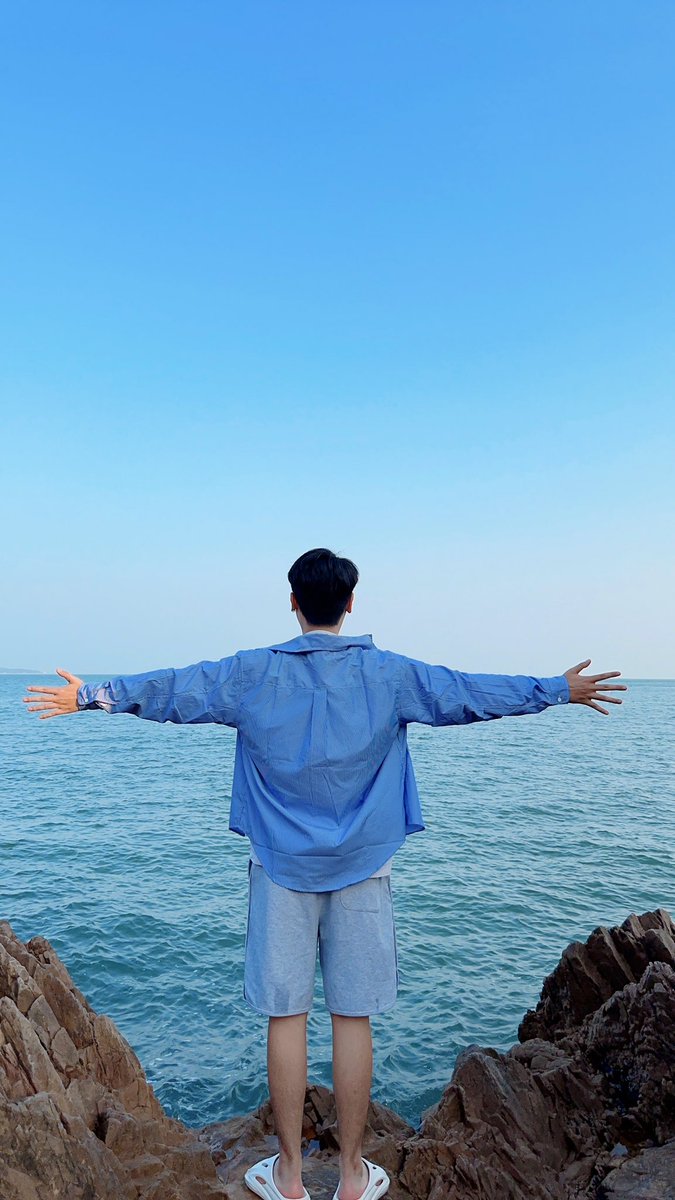 ShermanXiaoo's tweet photo. Embrace the sea🌊 https://t.co/yr8kPHIdhq