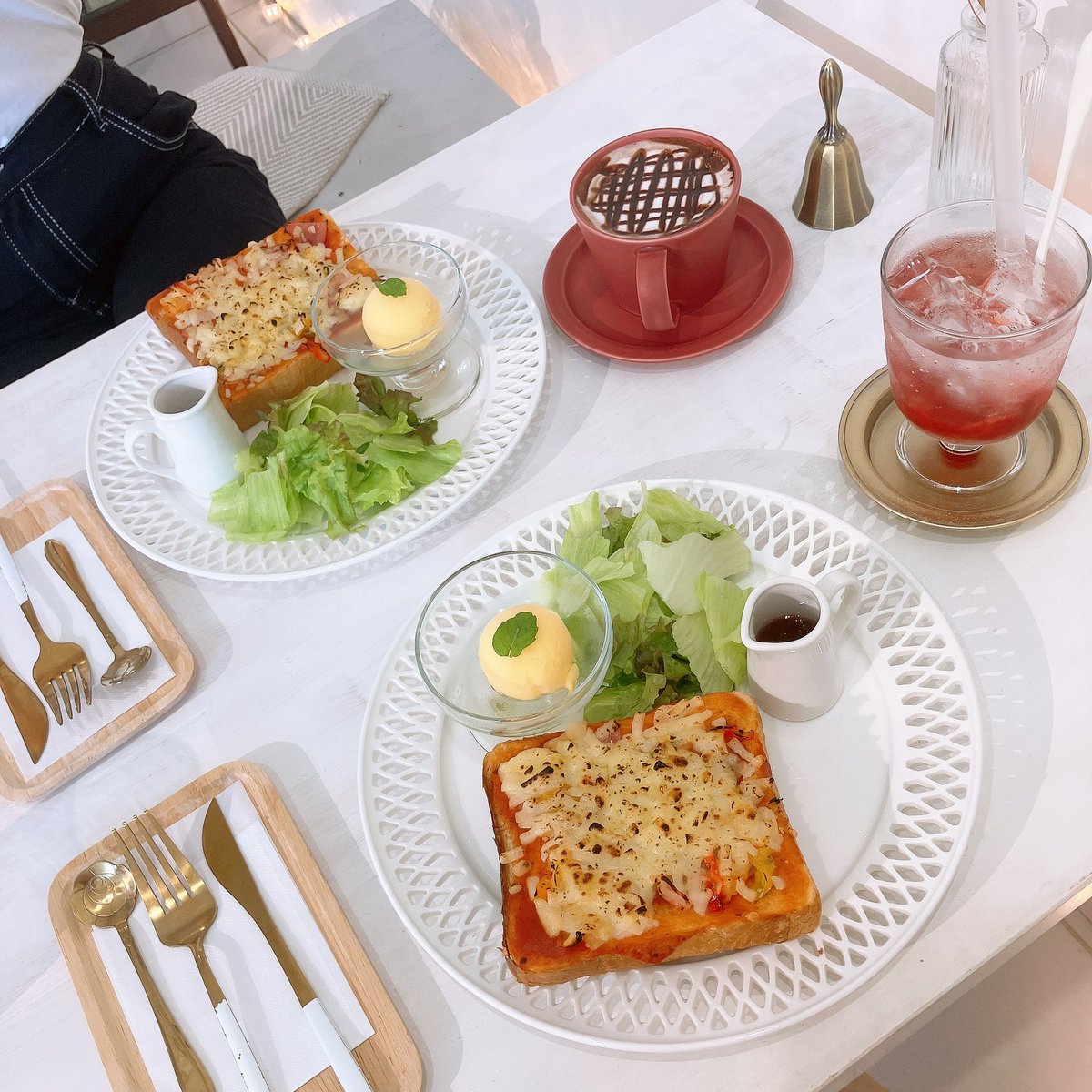 happym_k's tweet photo. カフェで朝からご飯！！
美味しかったし、店員さんも相変わらず良い方だし！！
メッセまで嬉し過ぎた(￣▽￣)
また、行こうね！

#朝カフェ
#カフェ https://t.co/llY7y5r6RK