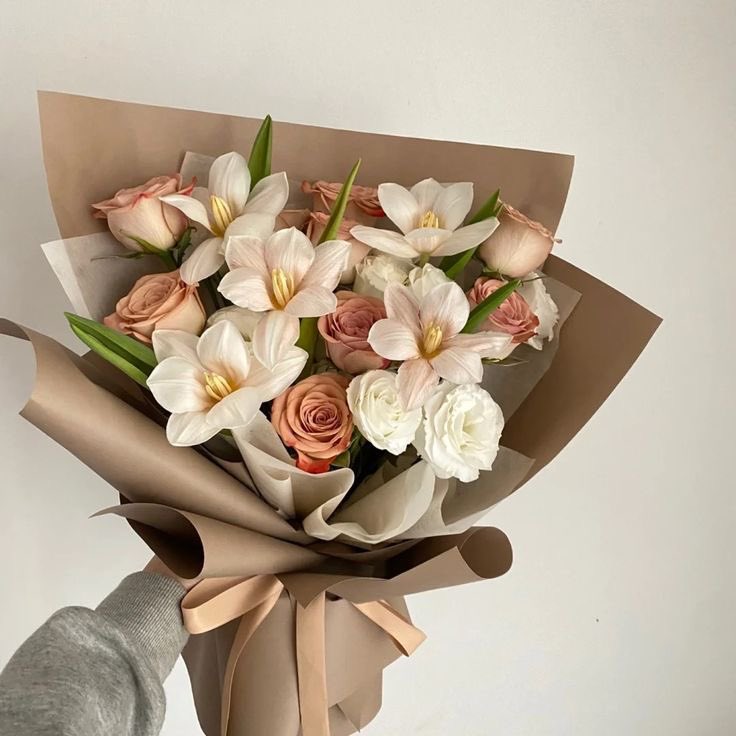 uribboo's tweet photo. to: @dre_seventeen
from: anon 

💌 Ummmmmm
You make me want to buy flowers for you. https://t.co/OW2JcjwWi7