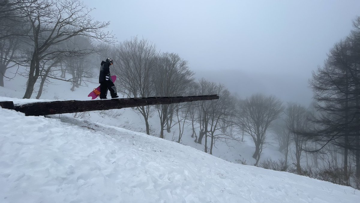 ball_ilove's tweet photo. 性別:♂
年齢:27歳
歴:4年目👀
生息地:八千穂、小丸山
愛用ギア:MOSS BURTON 
THEDAY.HAKUBA
TAOTECH

 #雪山好きとして軽く自己紹介
 #雪山好きと繋がりたい https://t.co/2eNonPEs5V