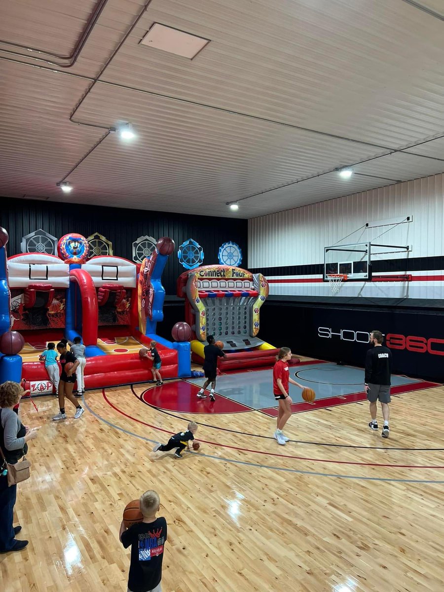Shoot360CR's tweet photo. Wow what a great day it was, celebrating 1️⃣ MILLION made shots in just 6 months of being open‼️ We loved having all of YOU celebrate with us! 🤩🏀 Thank you to all the vendors and businesses for making this day great!!! 
All donations given to Boys &amp; Girls Clubs of the Corridor👊🏼 https://t.co/YwnArlY0iF
