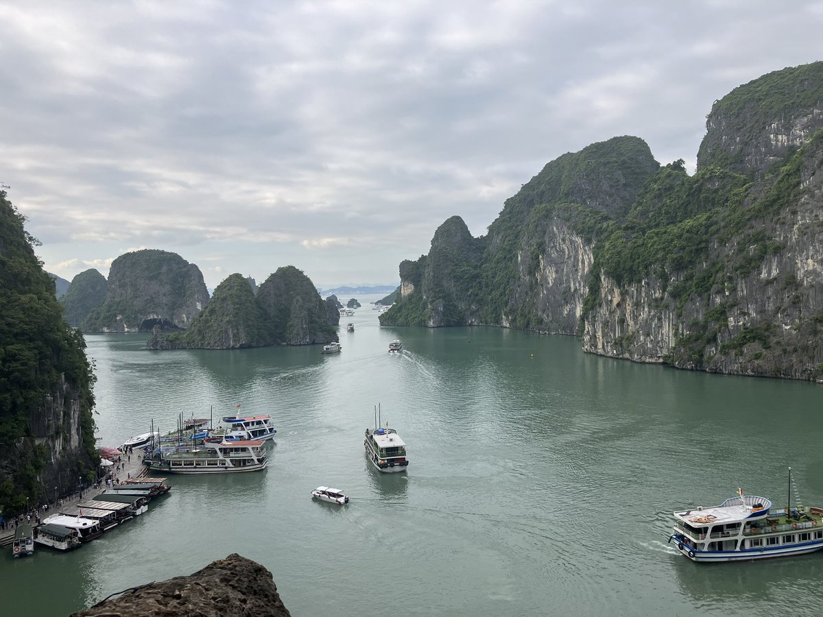 #halongbay is a #unescoheritagesite and of the #newsevennaturalwondersoftheworld