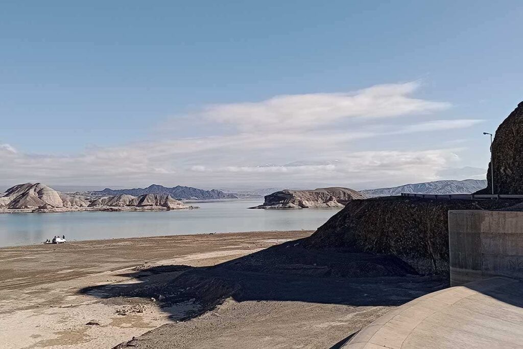 Los proyectos mineros Josemaría (San Juan) y MARA (Catamarca) buscan iniciar la explotación de cobre para la "transición energética".  Las asambleas <a href="/AlgarroboRadio/">Radio El Algarrobo</a> y <a href="/jachalnosetoca/">Jachalnosetoca</a> advierten que sería el fin de sus ríos y comunidades🏔❗
✍🏼<a href="/AnaChayle1/">Ana Chayle</a> 
➡bit.ly/45rUQ4x
