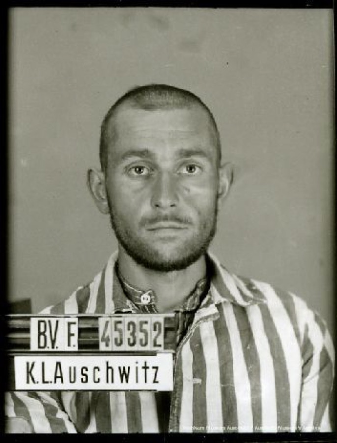 Auschwitz Memorial tweet media