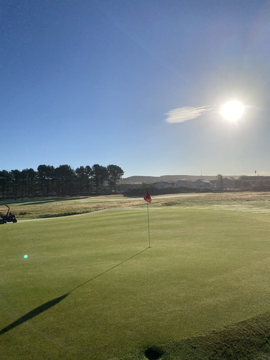 Lovely day for Links Golf. 

#happySunday