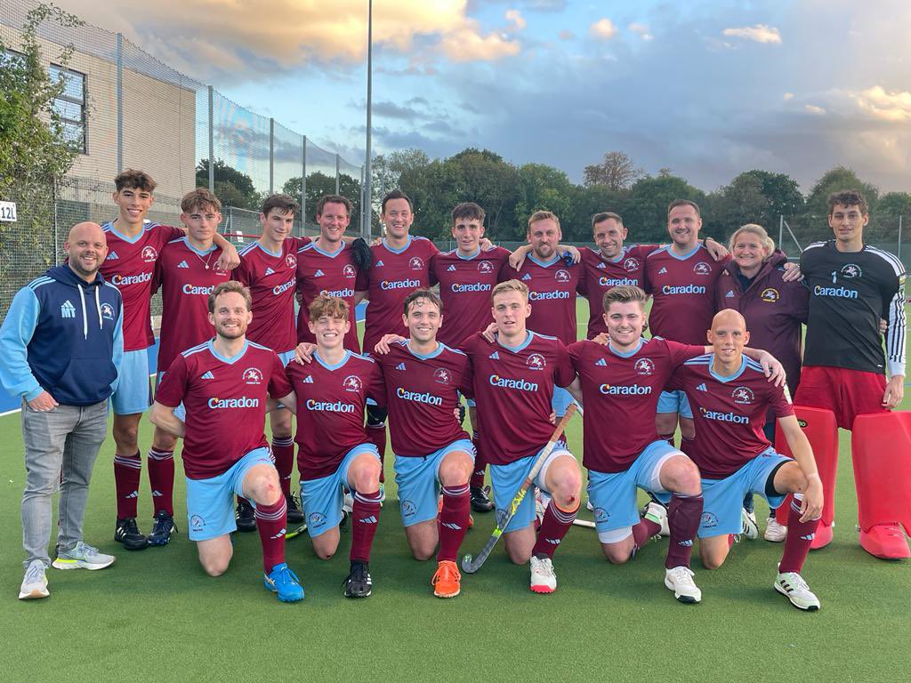 OldGeorgiansHoc's tweet photo. Mens 2s get their first ever national league win! Amazing effort from all involved and special shout out to youngsters Franksy and CJ who combined for a very special goal @SGCHockey #oghc #future https://t.co/SVdSgJThuK