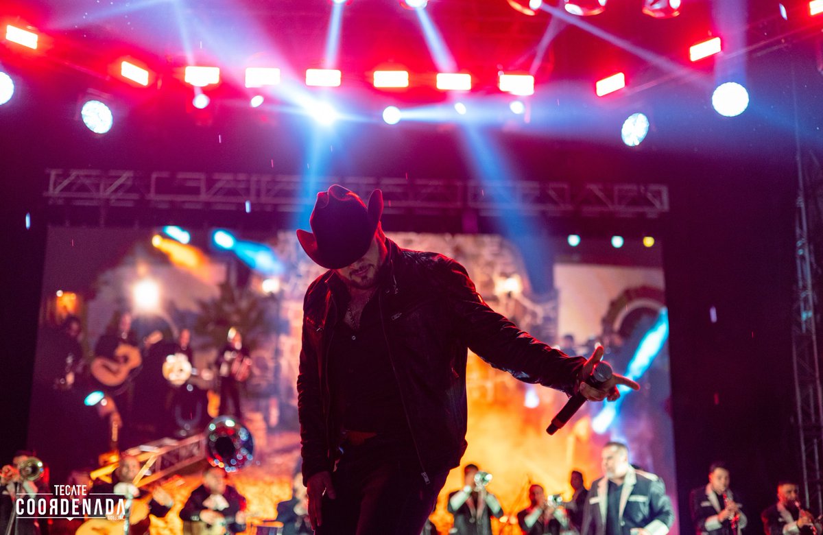 ¡Y que suene mi Gallo Elizalde hoy y siempre en #TecateCRDNDA! 🤠⚡️

Los vimos baile y baile.