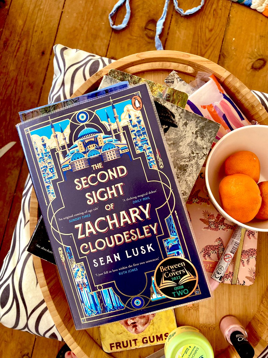 know you think all 
I do is get square eyes 
take a few photos 
scribble and paint 
feed cats 
send long responses to
people and then think why?
But reading is the bedrock here.
Latest book #secondsightofzacharycloudesley #seanlusk is a bit different 
#books ⭐️⭐️⭐️⭐️⭐️