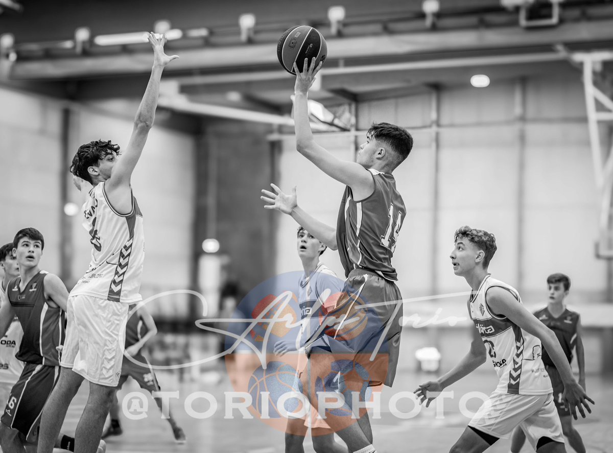 Fotogalería del partido <a href="/Avilesina_/">Atlética Avilesina</a> 🆚 <a href="/cdmarchica/">CD Marchica</a> de la categoría Cadete Masculino 1ª de la <a href="/FBPA_asturias/">Federación de Baloncesto Pdo. de Asturias</a> disputado en Jardín de cantos <a href="/AytoAviles/">AytoAvilés</a> 
Todas las fotos en TorioPhoto.com y si quieres hacerte con alguna a traves de <a href="/xtrepic/">Xtrepic App</a>.app o en su versión web
#deportes