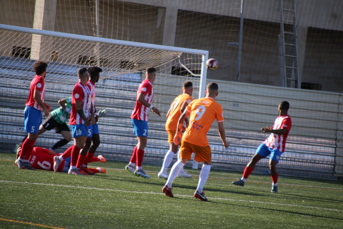 p_sanmateo's tweet photo. “𝐌𝐚́𝐬 𝐯𝐚𝐥𝐞 𝐮𝐧𝐚 𝐢𝐦𝐚𝐠𝐞𝐧 𝐪𝐮𝐞 𝐦𝐢𝐥 𝐩𝐚𝐥𝐚𝐛𝐫𝐚𝐬”

La maravilla de @alegemelo9 🎩

📸Fotos cedidas por @LanzaroteDeport https://t.co/axMYp79kIu