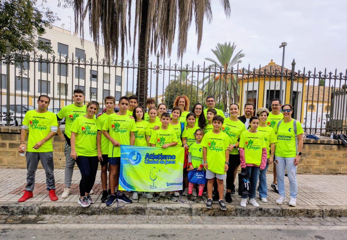 AtletismoCJ's tweet photo. ❗️💛Avituallamiento km5 Media maratón de Jerez💛❗️ https://t.co/nkz08vQ6K8