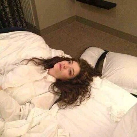 "Impossível alguém acordar cedo em pleno domingo"

Eu agora: