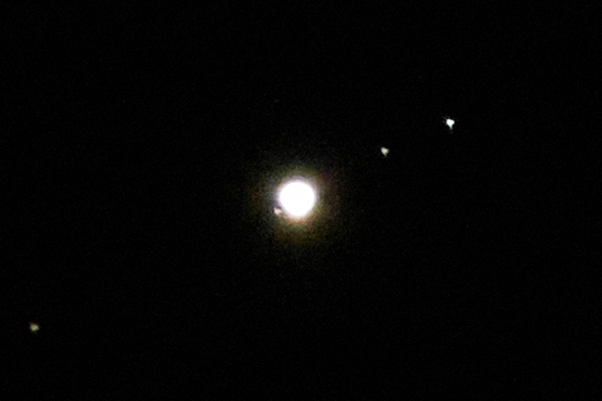 dbiollo's tweet photo. Jupiter &amp; 4 moons, one obscures part of the planet (1/13s)
Venus: per area now brighter than the moon, at 1/20s and 1/1600s. It follows phases just like the moon and looks around half full this week https://t.co/YnlYOE0aF8