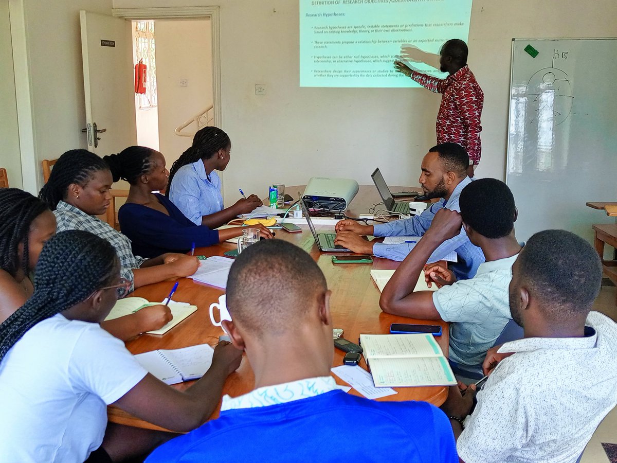 CBR_research's tweet photo. Formulating Research objectives and questions is a challenge to a number of people undertaking research. Today Dr. Alone Kimwise took the trainees through the nitty-gritties of Formulating Research objectives and Questions. https://t.co/KDZChqqSik