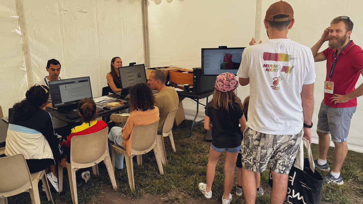 🔴[#FDS2023] En direct du Festival des Sciences à Nice <a href="/fds_sud/">FDS SUD</a>

Retrouvez l’équipe de la MIA ⬇️
🕝10h-18h
📍Colline du château #Nice06
🧩Des ateliers ludiques et pédagogiques pour comprendre et expérimenter l’IA vous attendent 

🚌Navette gratuite disponible
👥Ouvert à tous