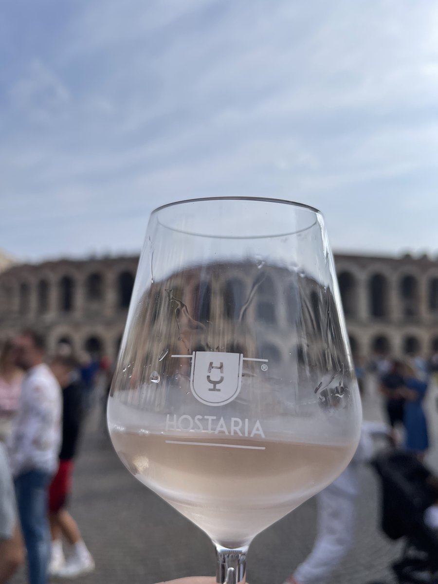 GiovanniBRNFO's tweet photo. #Verona #Hostaria https://t.co/wsAOv86TFR