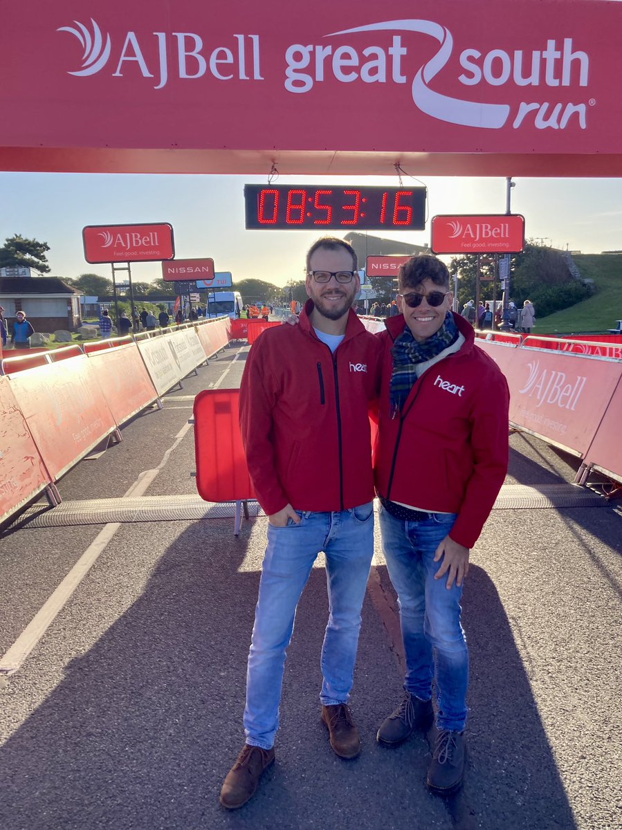 Good luck to everybody taking part in the #GreatSouthRun today! <a href="/Matt_Wilkinson/">Matt Wilkinson</a> and <a href="/richclarke/">Rich Clarke</a> are on the start line, cheering you on 🏃‍♀️🏃‍♂️🎉