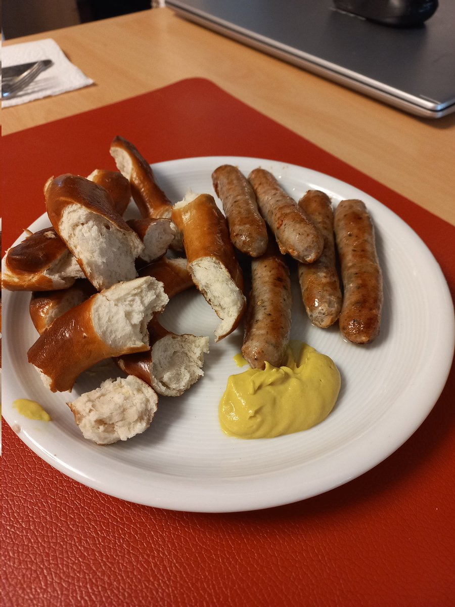 Wenn im Bayerischen Fernsehen der Sonntagsstammtisch läuft,  hat der Bremer Ehemann immer Appetit auf Nürnberger Bratwürste.