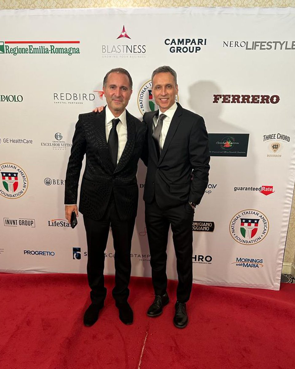 acmilan's tweet photo. Gerry Cardinale was presented with the @niaforg prestigious Leonardo da Vinci Award in Finance, offered by ESPN Chairman Jimmy Pitaro at a Gala in Washington attended by US President Joe Biden and the First Lady, Jill Biden. "My remarks tonite in accepting this award are a 'love song' to Milan and to my Italian heritage. Forza Milan!"

Alla presenza del Presidente degli Stati Uniti Joe Biden e della First Lady Jill Biden, Gerry Cardinale ha ricevuto a Washington per mano del Chairman di ESPN Jimmy Pitaro il prestigioso premio Leonardo da Vinci per la Finanza conferito dalla National Italian American Foundation: “Il mio ringraziamento per il riconoscimento ricevuto questa sera è una ‘canzone d'amore’ per Milano e per il mio retaggio italiano. Forza Milan!”