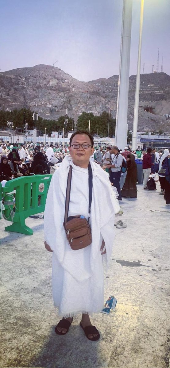halajulqulub's tweet photo. Bang mau nitip tolong carikan jodoh teman saya @AmamurR . Mau cari jodoh yang siap menuju surganya Alloh. #LoveStory #fillah https://t.co/EzLtrnmJBf