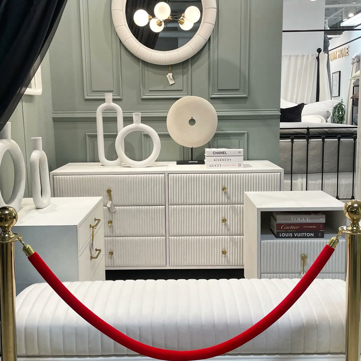 orchidsluxhome's tweet image. A market like no other, all thanks to you 🤗! Your graceful presence made our designs shine even brighter at the @HPMarketNews @ANDMOREhpmkt
..
#orchidsluxhome #hpmkt #designonhpmkt #furniture
