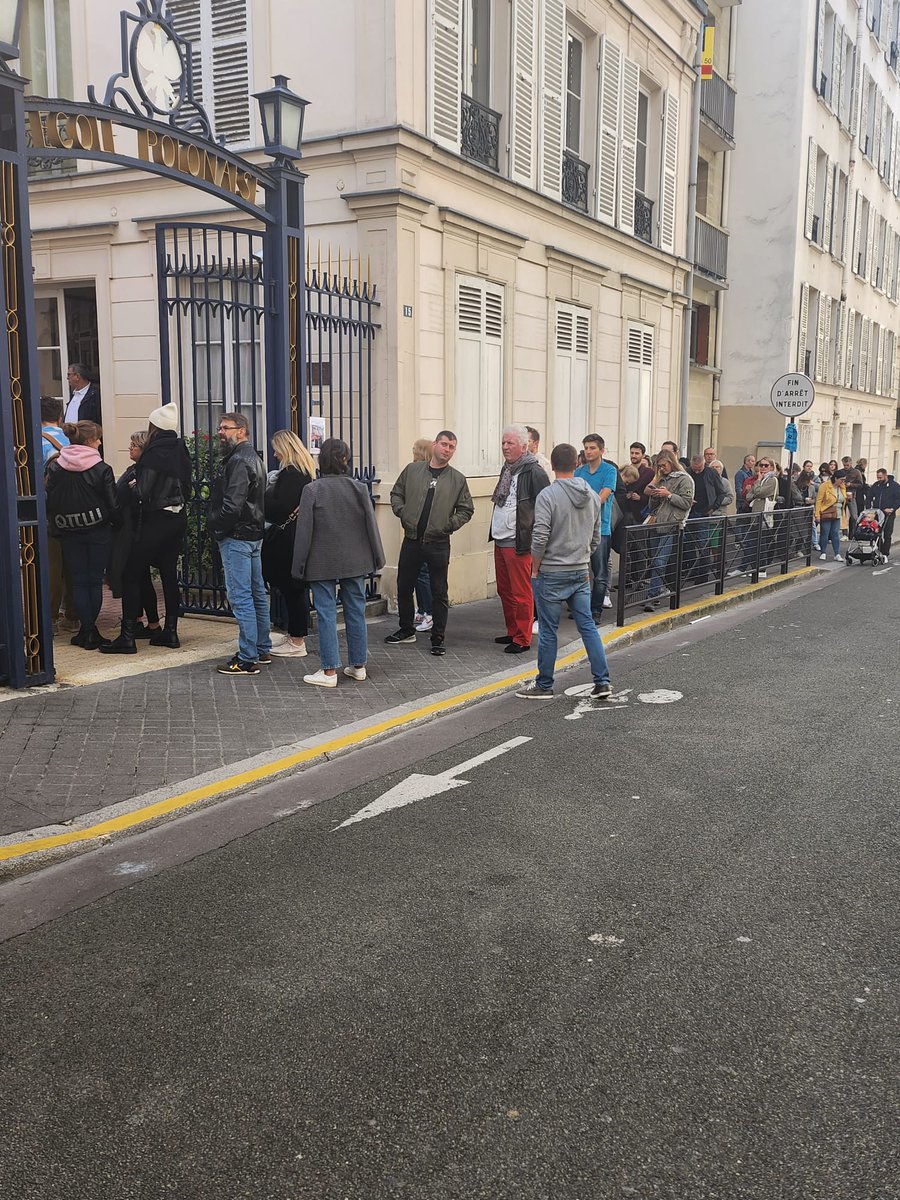 AlicjaPtak4's tweet photo. Queues today in front of Polish polling station abroad, as Poles vote in general election.

I asked my family and friends to send me photos. Here is what I got so far.

Paris: https://t.co/KA5N8UPTBv