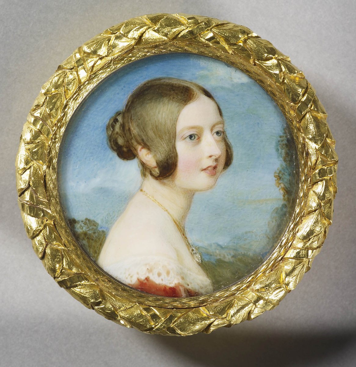RCT's tweet photo. #OTD in 1839, #QueenVictoria proposed to Prince Albert. This miniature was painted soon after his return to Coburg having accepted the Queen’s proposal. Prince Albert sent this bust, carved in Rome where he spent time as a student, to Victoria, who kept it by her desk. https://t.co/FtRpob16bd