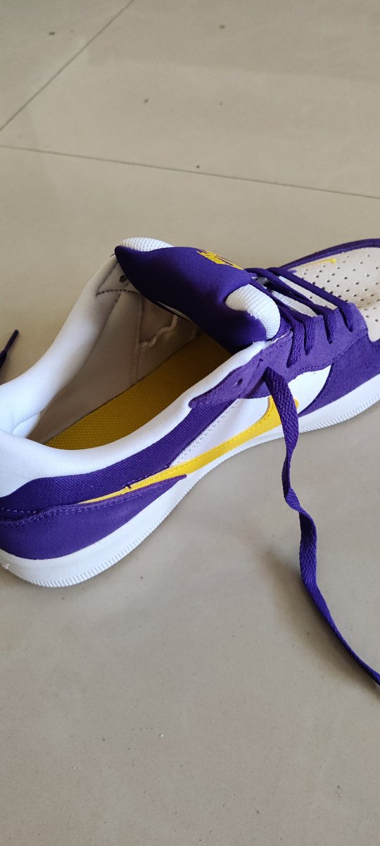 sac_agg's tweet photo. @myntra @MyntraSupport 
Pathetic services from Myntra and customer care response.Ordered a pair of shoes costing more than  Rs 5000, received the wrong size TWICE even after assurance from myntra customer care. I had to wait for almost 2 weeks for getting the wrong product https://t.co/oyaCFJFz9G
