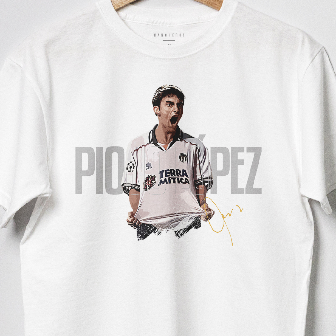 Cancheros_es's tweet photo. 📊 Encuesta para nuestros seguidores ches 🧡🤍🖤
¿Con cuál os quedais? 🤔 

🔁 RT  "El Matador" Kempes
❤️ MG "Piojo" López
🗨️ Comenta si te gustaría que sacáramos otro ídolo de los 80 o los 90.

#Cancheros #Retro #Futbol #ValenciaCF https://t.co/yLaXf9766D