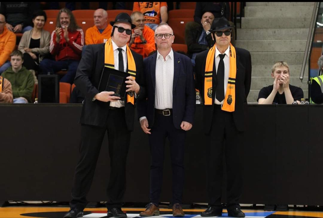 Vuoden 2023 koripallo ilmiö🧡

Karhubasket Fanclub 🧡👌💪