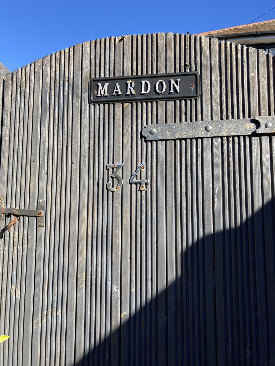 Grumpy people live here <a href="/ronmanagernottm/">Ron Manager Remembers Nottingham</a>