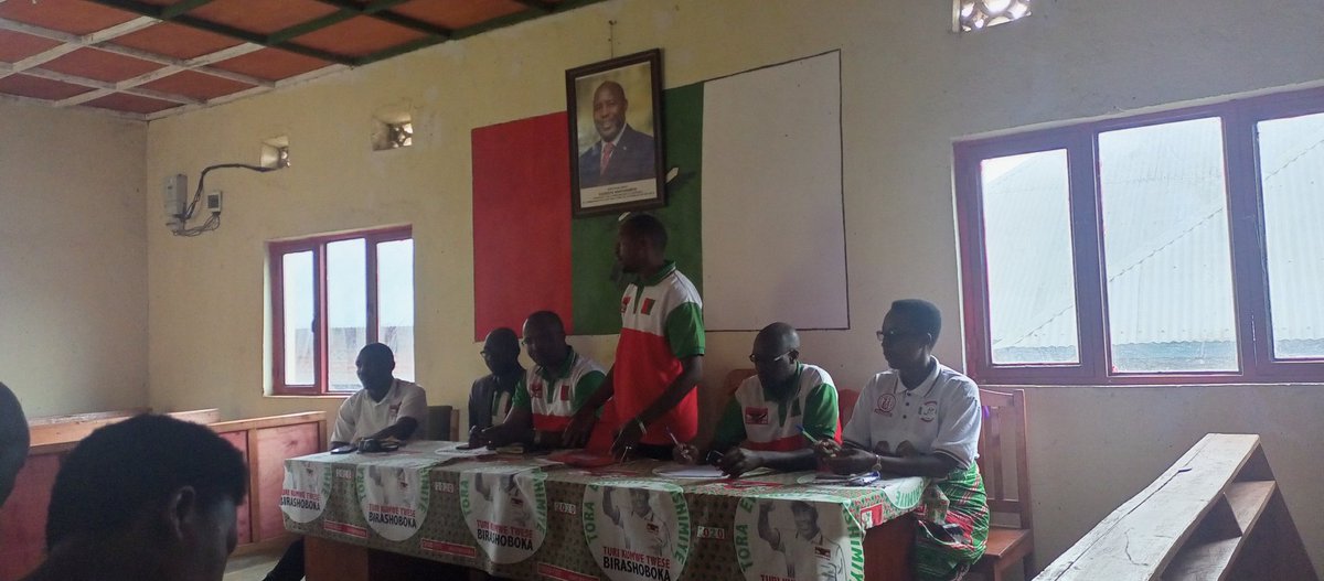 CNDDFDDBururi's tweet image. #Burundi Kuri uyu wa 14/10/2023, harabaye ibisikanya hagati y'abahora barongoye @CnddFdd muri @Province_Bururi @makambaProvince @RumongeProvince na @RutanaProvince na bashasha bagiye kurongora uwo mugambwe mu ntara nshasha ya #Burunga. Aha hari muri @Province_Bururi👇.