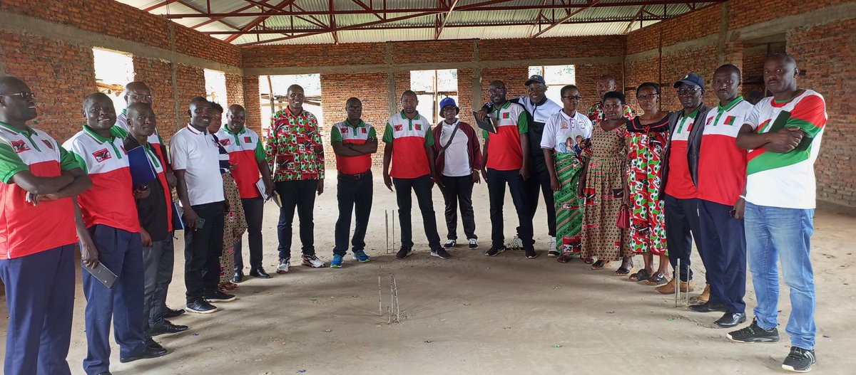 CNDDFDDBururi's tweet image. #Burundi Kuri uyu wa 14/10/2023, harabaye ibisikanya hagati y'abahora barongoye @CnddFdd muri @Province_Bururi @makambaProvince @RumongeProvince na @RutanaProvince na bashasha bagiye kurongora uwo mugambwe mu ntara nshasha ya #Burunga. Aha hari muri @Province_Bururi👇.