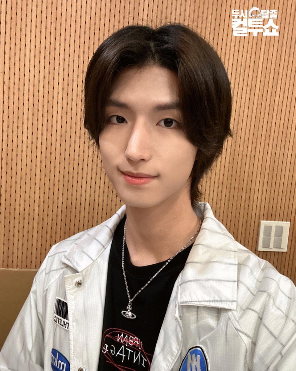 intojunhan's tweet photo. junhan <sbs power fm cultwo show> #준한 https://t.co/k2A7c9fTQ7