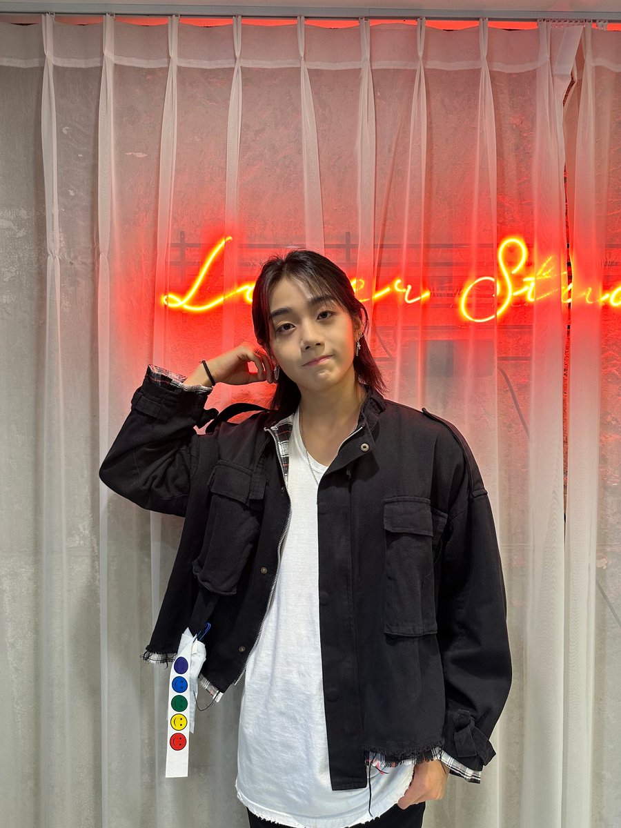 YWCHX28_memory's tweet photo. 231015 | [🐰💌] (3/9)

- 프지프지~~~지금 뭐해요?!
저는 변신 중이에요🤭🩶

#ooyd

#하빛 #HAVIT
#FROM_TRENDZ #TO_FRIENDZ
#TRENDZ #트렌드지 @TRENDZ_OFFCL https://t.co/VaHfu4aPOf