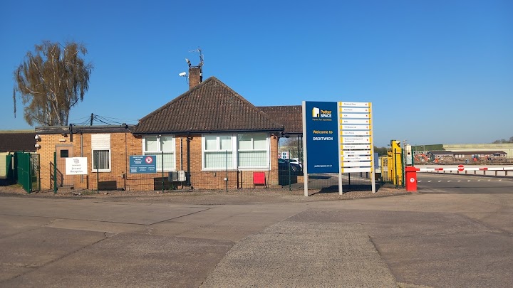 Not long until the exercise brief at <a href="/BowkerTransport/">W H Bowker Ltd</a>. I'm here to support the exercise, overseeing casualty care and trying to add some fidelity! #firefighter #paramedic #training #excellence