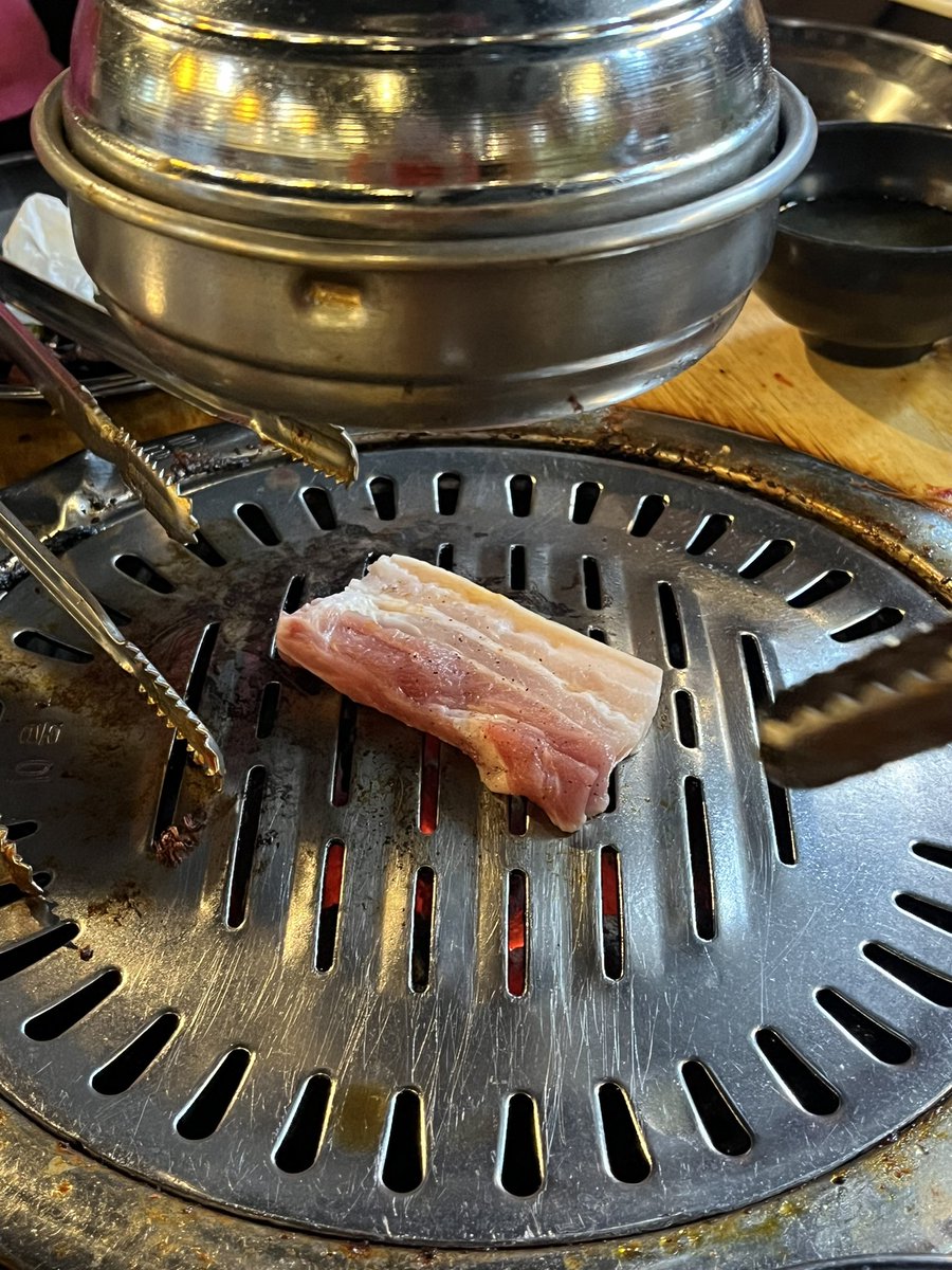 sayhimi124's tweet photo. @gangnambbq_ 🐷 https://t.co/uiqWVlsOP4