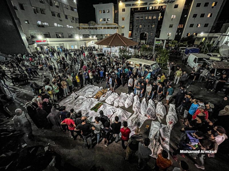 akmuhtadie's tweet image. As the Death toll from i*raeli airstrikes in #Gaza has reached 2300 (724 children), it's harder and harder to find words.
#Gaza #GazaSOS #Gazagenocide 
Funeral prayers outside Al-Shifa hospital #Gaza