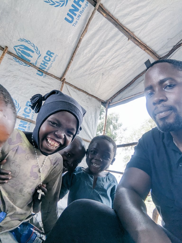 Ns tous avons droit au sourire <a href="/leParrainRDC/">𝐥𝐞 𝐏𝐚𝐫𝐫𝐚𝐢𝐧</a> <a href="/DeniseNyakeru/">Denise NYAKERU TSHISEKEDI</a> <a href="/PatrickMuyaya/">Patrick Muyaya</a> <a href="/UNHCR_DRC/">Le HCR en RDC</a> <a href="/Le_HCR/">Le HCR</a>