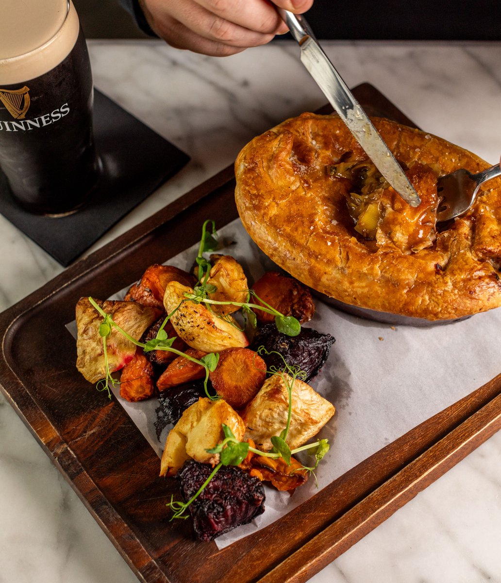 This colder weather calls for comfort foods🥧 This is our Beef, Leek & Guinness Pot Pie 🤤 Contact hello@thebridge1859.ie for bookings, walk-ins also welcome! #thebridge1859 #newmenu