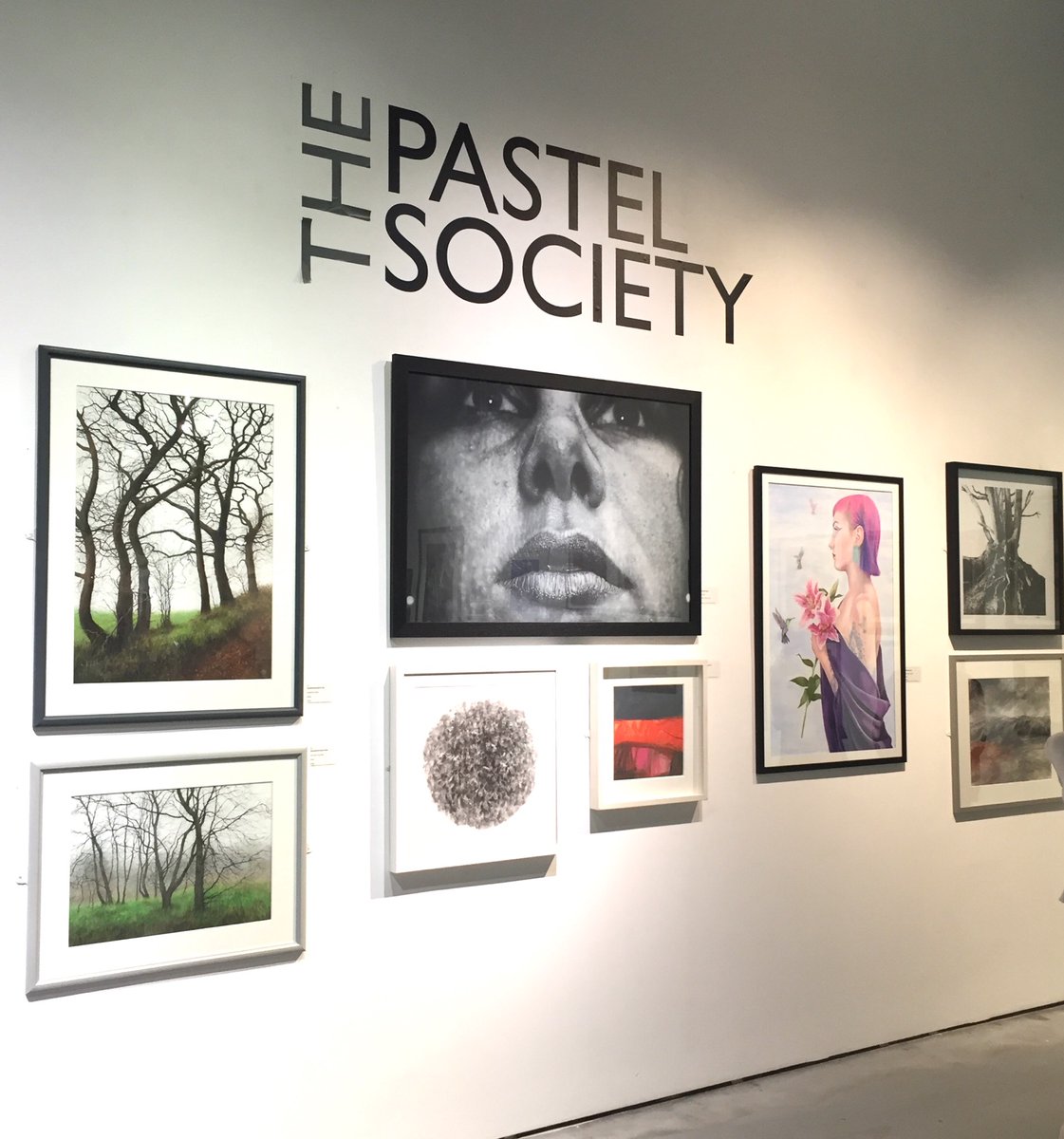 PastelSociety's tweet photo. 📣 #CALLFORENTRIES!
#PastelSociety 2024 Annual Exhibition @mallgalleries #London

Submit your work in #pastel, #oilpastel, #pencil, #charcoal, #colouredpencil or any dry media!
⏰ Deadline Friday 24 November, 12 noon
🖼 Exhibition Open 24 Jan - 10 Feb 2024
https://t.co/chlI02DUrX https://t.co/Sv6IgTIr2h